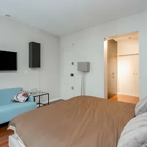 studio-tour-eiffel-et-champs-elysees-apartment.fr-paris.fr/